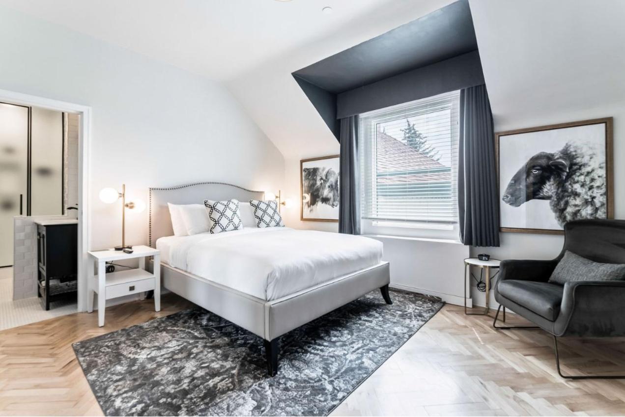The Inn On Officers' Garden Calgary Bagian luar foto
